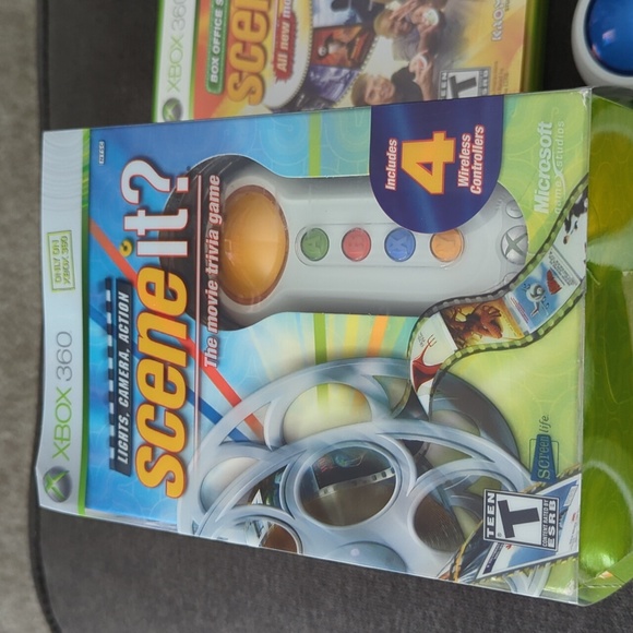 XBOX 360 GAMES -- SCENE IT BOX OFFICE SMASH & LIGHTS CAMERA ACTION W BIG BUTTON - Picture 3 of 8